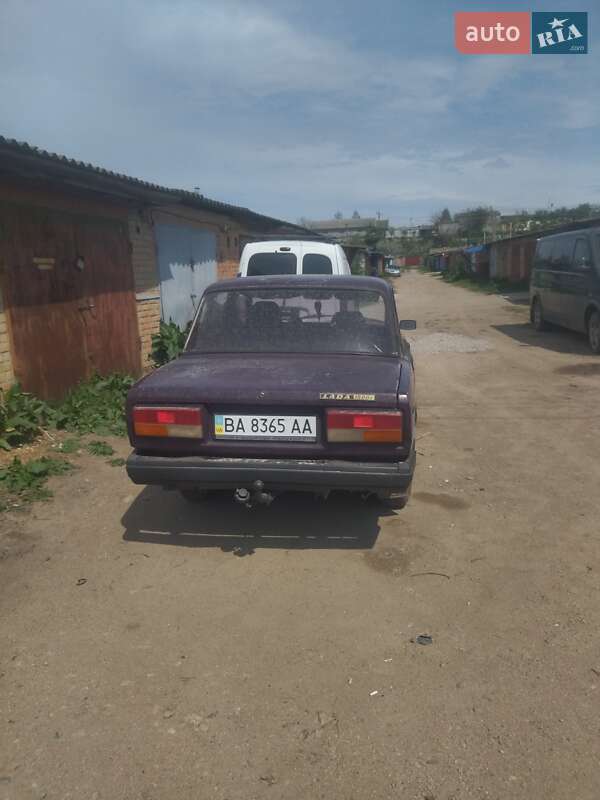 Седан ВАЗ / Lada 2107 2004 в Кропивницком