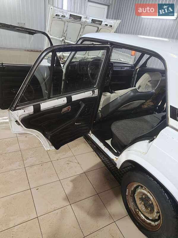Седан ВАЗ / Lada 2107 2002 в Черноморске фото 9 Седан ВАЗ / Lada 2107 2002 в Черноморске