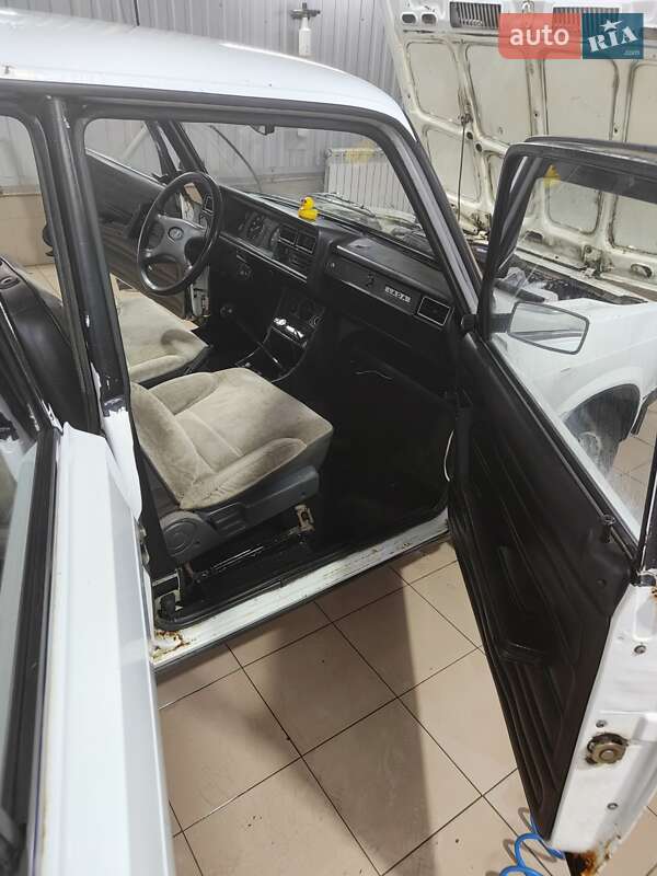 Седан ВАЗ / Lada 2107 2002 в Черноморске фото 8 Седан ВАЗ / Lada 2107 2002 в Черноморске