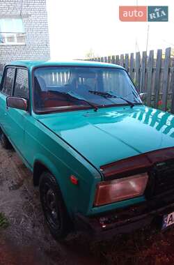 Седан ВАЗ 2107 2005 в 