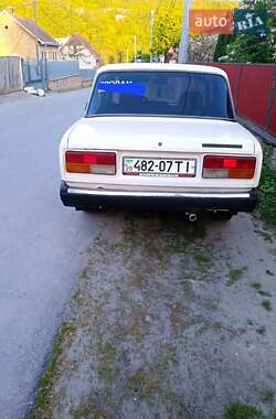 Седан ВАЗ 2107 1990 в 