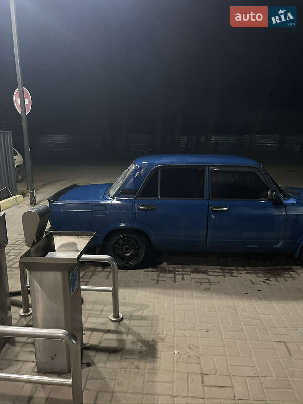 Седан ВАЗ / Lada 2107 2004 в Броварах