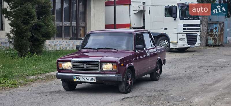 Седан ВАЗ 2107 2002 в 