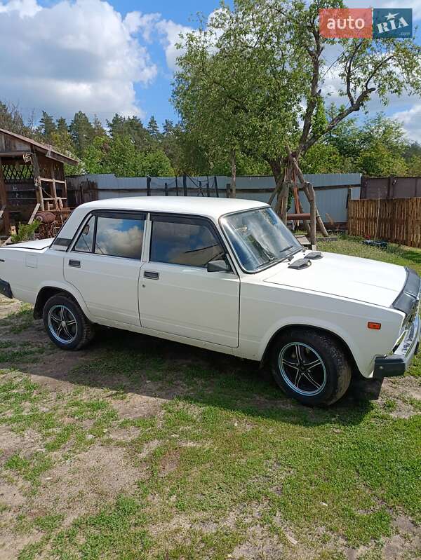 Седан ВАЗ 2107 1990 в 