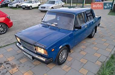 Седан ВАЗ 2107 2004 в 