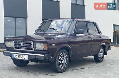 Седан ВАЗ 2107 1995 в Ровно
