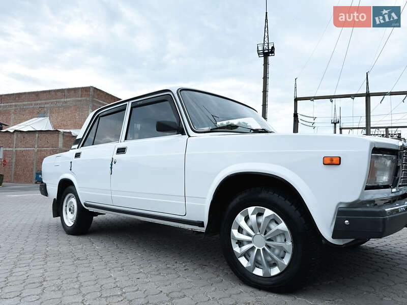 Седан ВАЗ / Lada 2107 2005 в Чернівцях фото 3 Седан ВАЗ / Lada 2107 2005 в Чернівцях