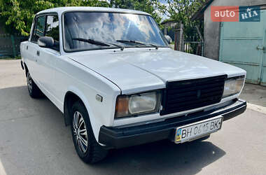 Седан ВАЗ 2107 1999 в 