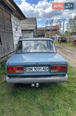 Седан ВАЗ 2107 2003 в Сарнах