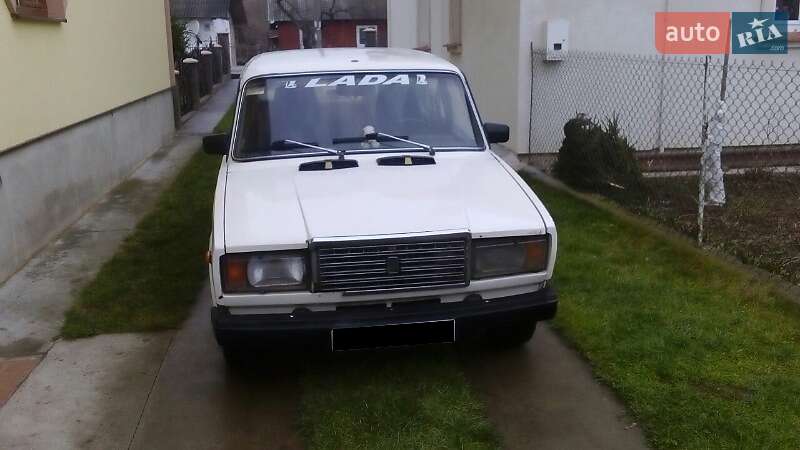 Седан ВАЗ 2107 2000 в 