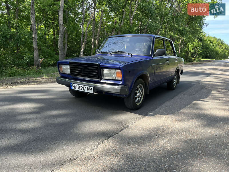 Седан ВАЗ 2107 1998 в 