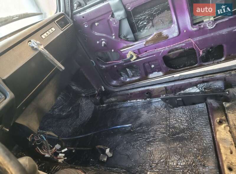 Седан ВАЗ / Lada 2107 2005 в Киеве