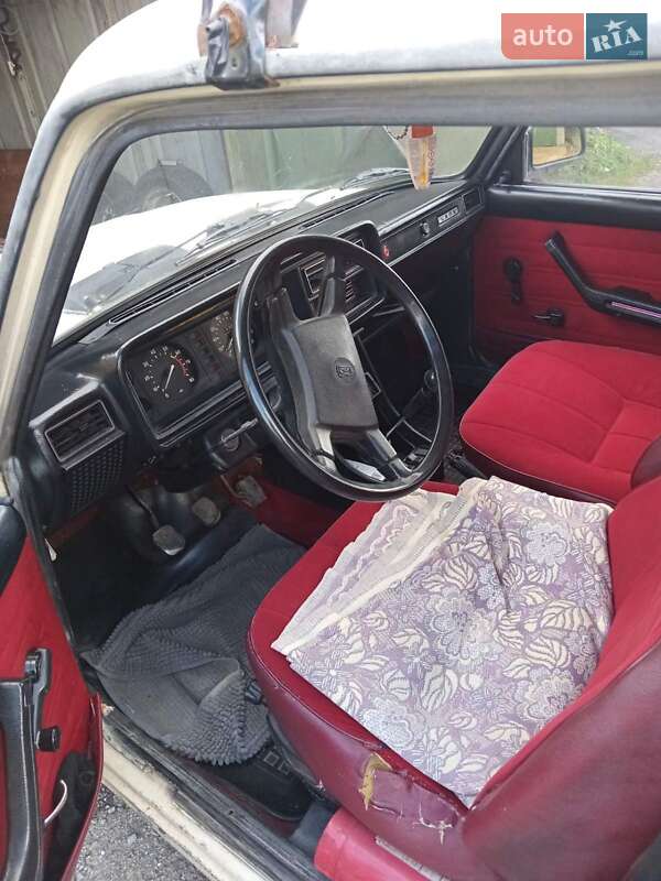 Седан ВАЗ / Lada 2107 1988 в Львове фото Седан ВАЗ / Lada 2107 1988 в Львове