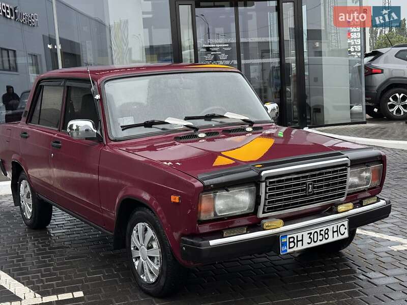 Седан ВАЗ / Lada 2107 2003 в Одессе