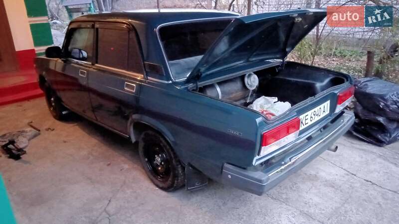 Седан ВАЗ / Lada 2107 2001 в Подгородном