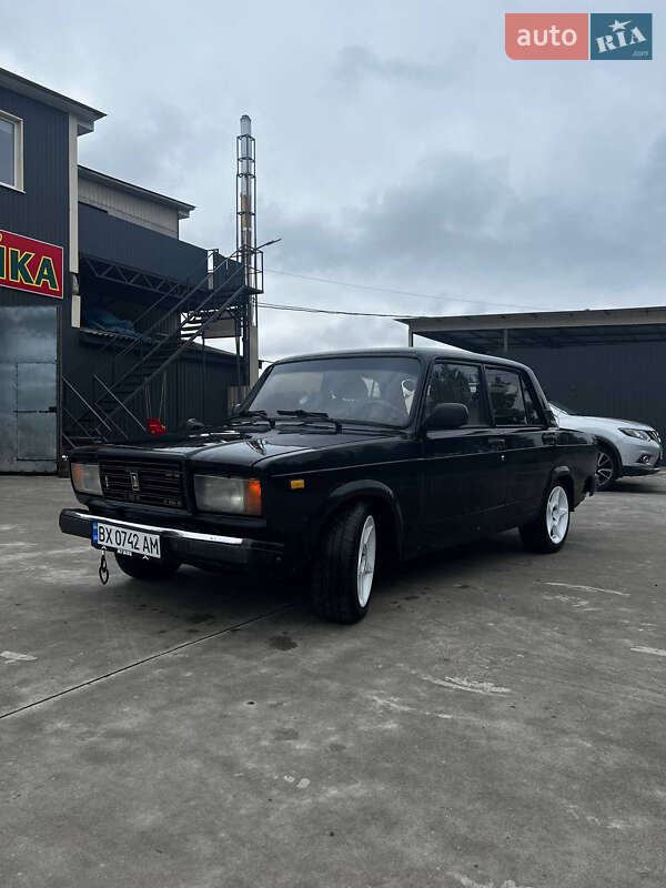 Седан ВАЗ / Lada 2107 2007 в Славуте