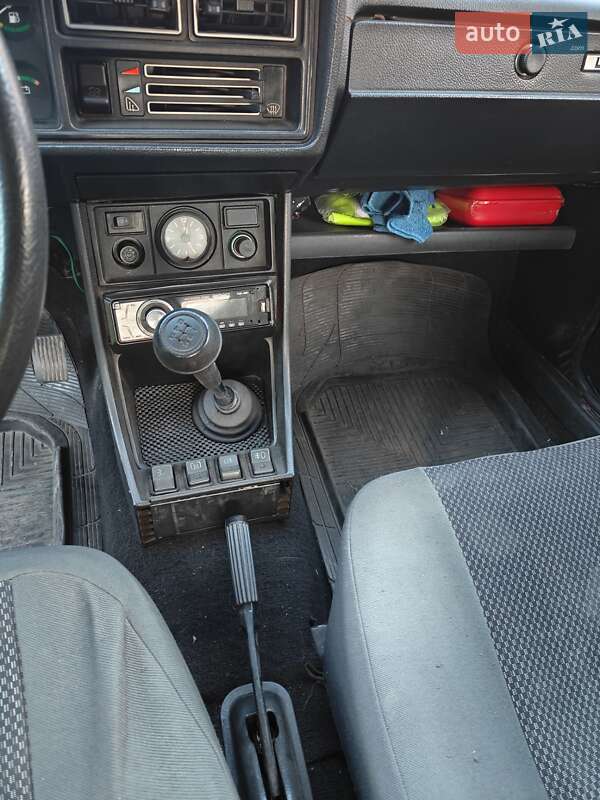 Седан ВАЗ / Lada 2107 2005 в Ромнах