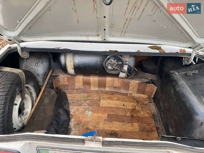 Седан ВАЗ / Lada 2107 1994 в Ірпені
