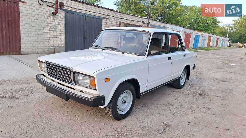 Седан ВАЗ / Lada 2107 2005 в Смілі