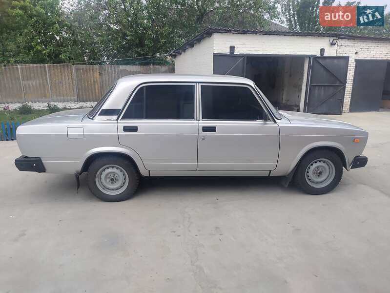 Седан ВАЗ 2107 2010 в 