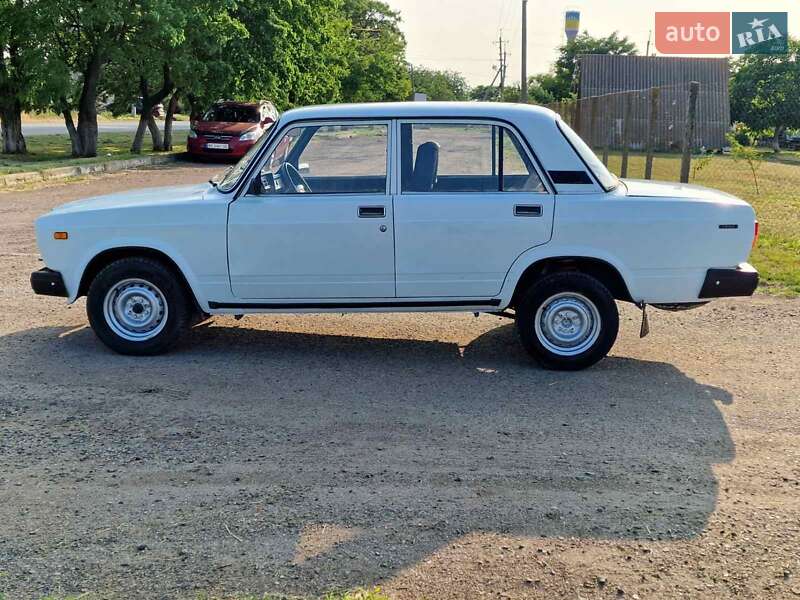 Седан ВАЗ / Lada 2107 2005 в Одесі