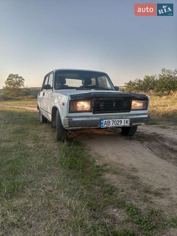 Седан ВАЗ / Lada 2107 1992 в Могилев-Подольске