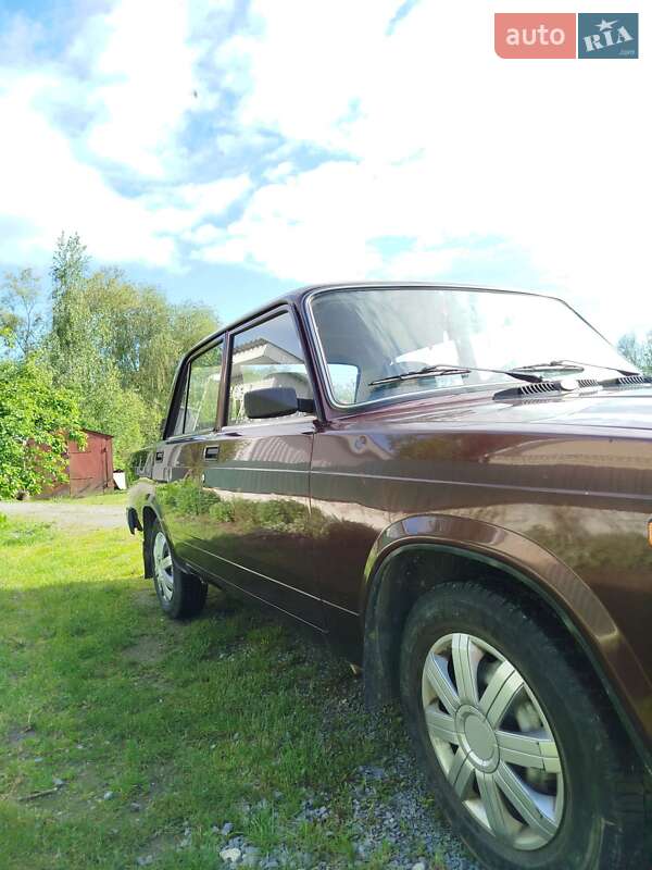 Седан ВАЗ / Lada 2107 2011 в Звягеле фото 3 Седан ВАЗ / Lada 2107 2011 в Звягеле