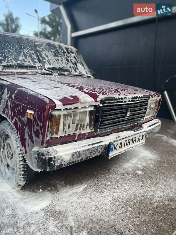 Седан ВАЗ / Lada 2107 2002 в Киеве