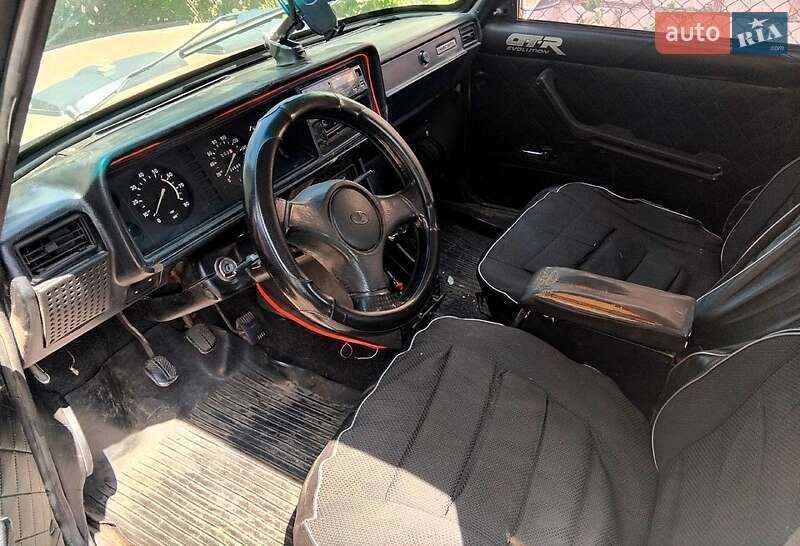 Седан ВАЗ / Lada 2107 1995 в Александрие
