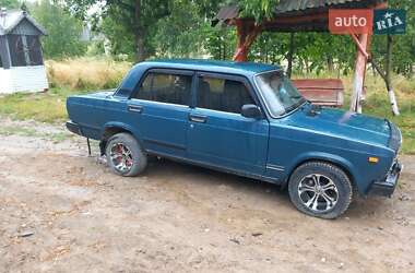Седан ВАЗ 2107 2002 в Сторожинці