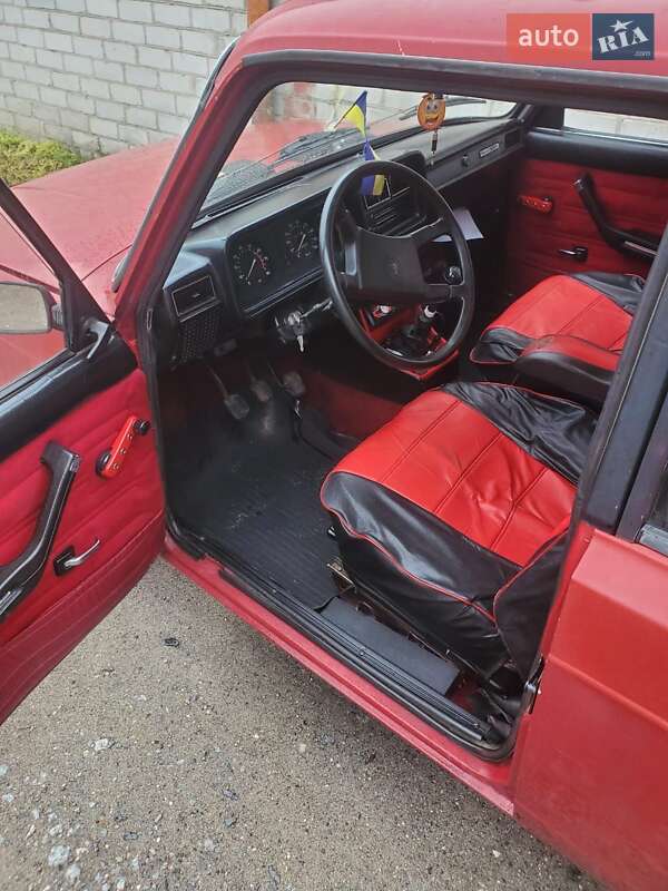 Седан ВАЗ / Lada 2107 1988 в Светловодске