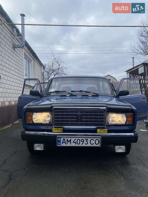Седан ВАЗ / Lada 2107 2006 в Звягеле