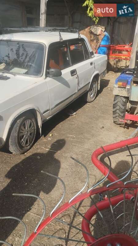 Седан ВАЗ / Lada 2107 2003 в Хмельницком