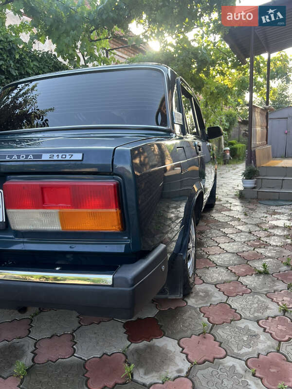 Седан ВАЗ / Lada 2107 2008 в Кривом Роге