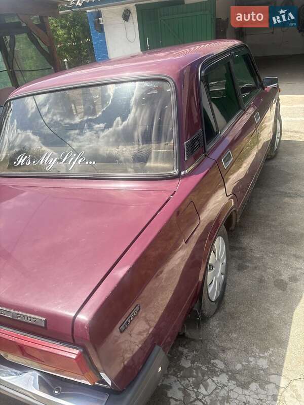 Седан ВАЗ / Lada 2107 2001 в Золотоноше