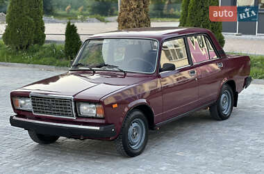 Седан ВАЗ 2107 2004 в 