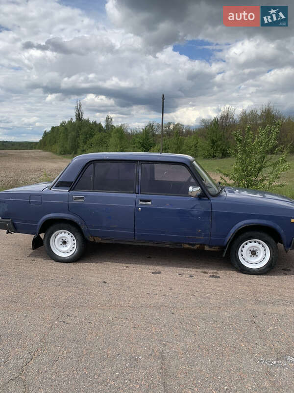 Седан ВАЗ / Lada 2107 2004 в Хорошеве