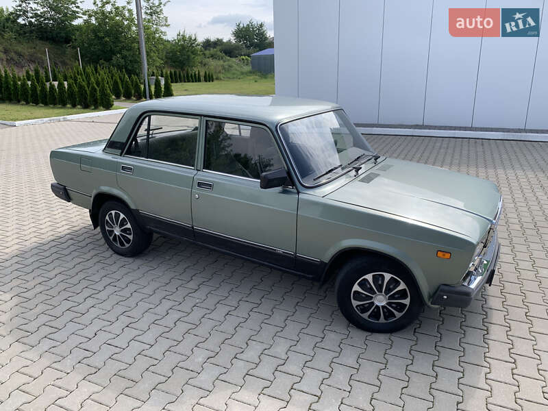 Седан ВАЗ / Lada 2107 2006 в Калиновке
