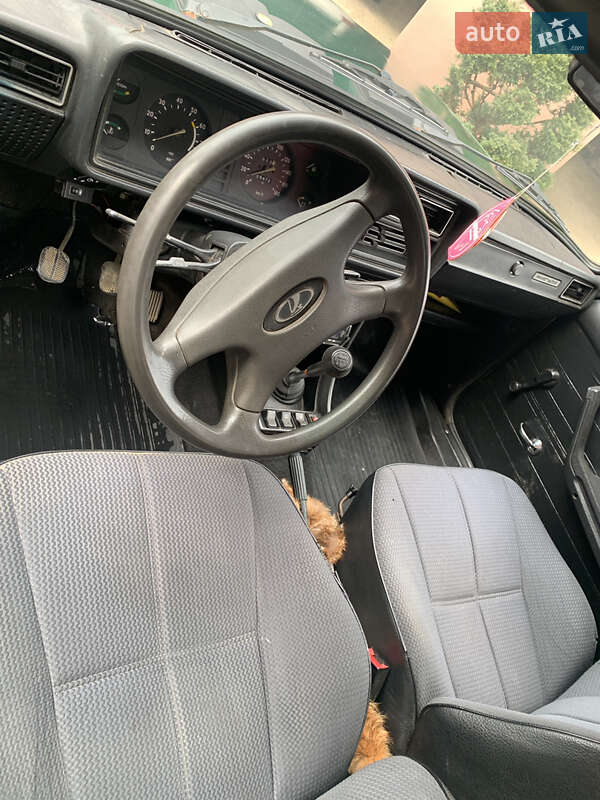 Седан ВАЗ / Lada 2107 2004 в Сваляве