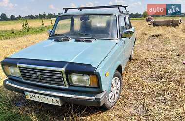 Седан ВАЗ 2107 2004 в Чуднове