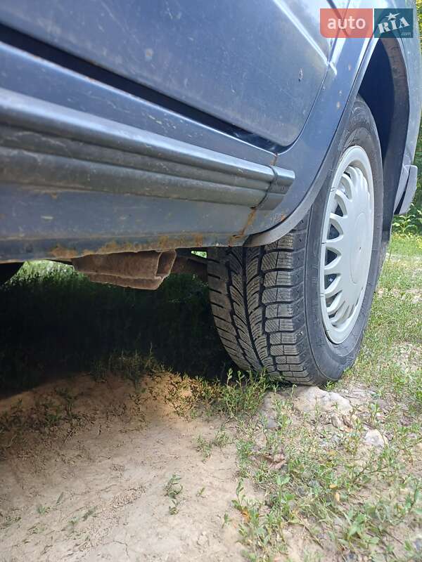 Седан ВАЗ / Lada 2107 2006 в Чернівцях