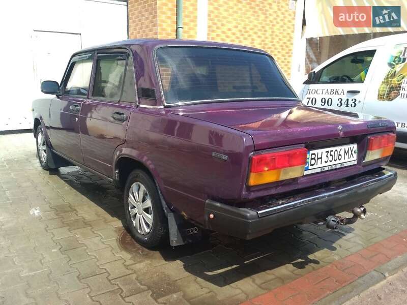 Седан ВАЗ / Lada 2107 2004 в Одессе