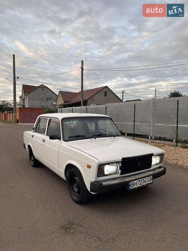 Седан ВАЗ 2107 1996 в 