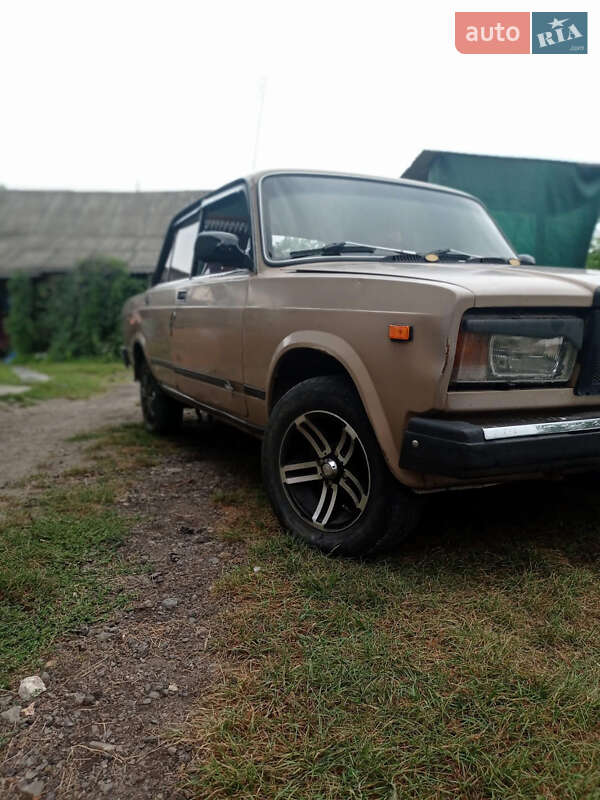 Седан ВАЗ / Lada 2107 1989 в Бродах
