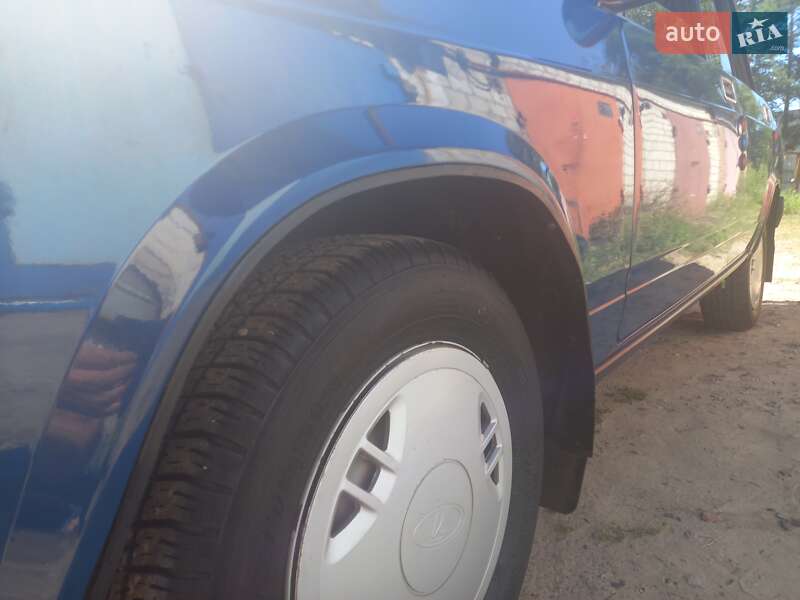 Седан ВАЗ / Lada 2107 2001 в Славутиче