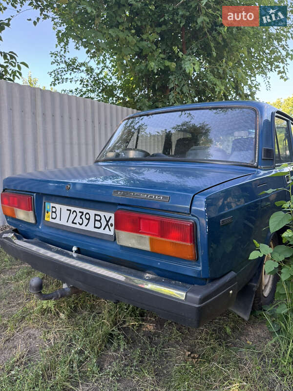 Седан ВАЗ / Lada 2107 2004 в Кременчуге