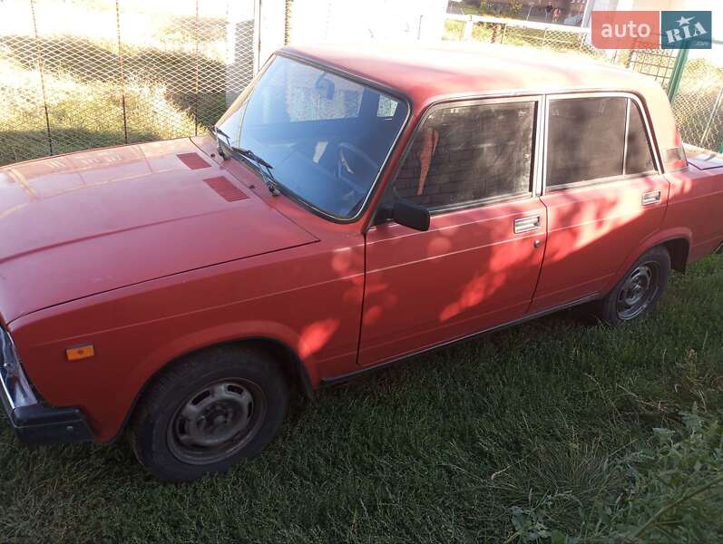 Седан ВАЗ / Lada 2107 1990 в Житомире