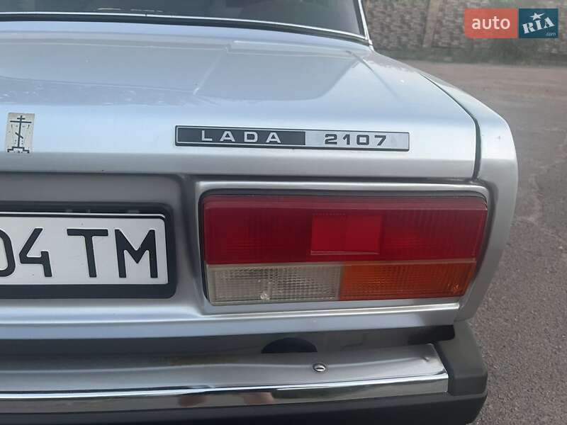 Седан ВАЗ / Lada 2107 2010 в Кривом Роге
