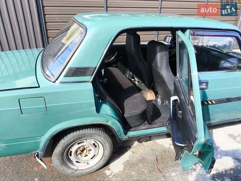 Седан ВАЗ / Lada 2107 2004 в Белой Церкви