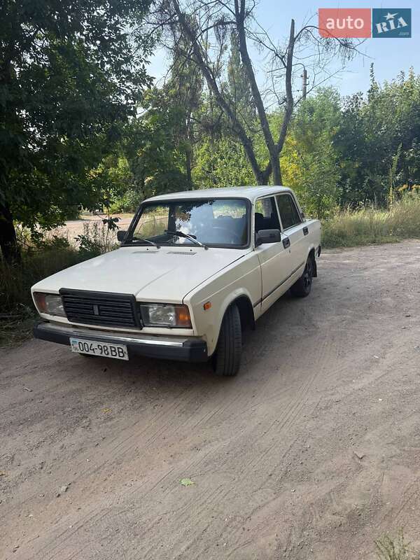 Седан ВАЗ / Lada 2107 1992 в Радомишлі